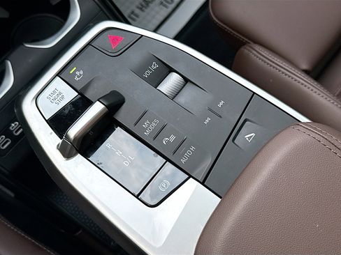 Used 2025 BMW X1 xDrive28i w/ Technology Package image 28