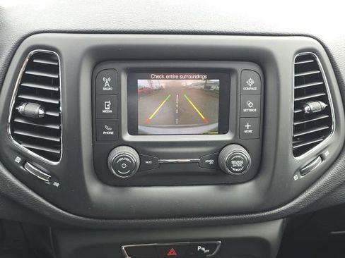 Used 2017 Jeep Compass Sport w/ Cold Weather Group AWD/4WD image 28