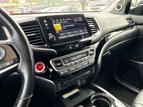 Used 2019 Honda Pilot Elite image 15