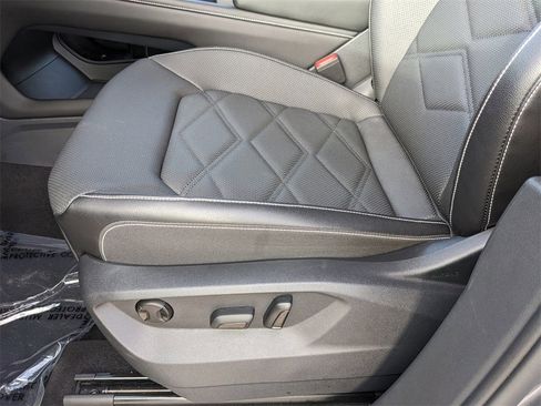 Certified 2024 Volkswagen Atlas SE image 19