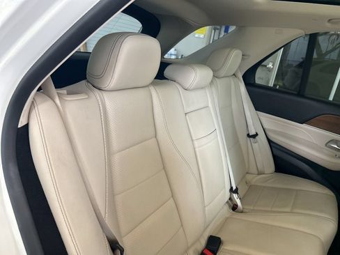 Used 2022 Mercedes-Benz GLE 450 4MATIC w/ AMG Line Exterior image 33