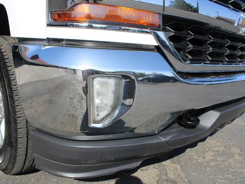 Used 2018 Chevrolet Silverado 1500 LT w/ All Star Edition AWD/4WD image 4