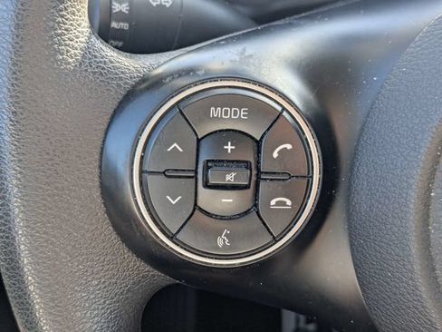 Used 2020 Kia Soul LX FWD image 22