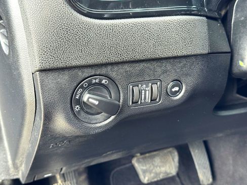 Used 2020 Dodge Charger SXT w/ Blacktop Package image 14