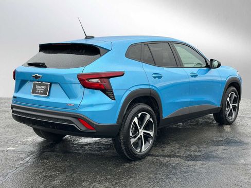 Certified 2025 Chevrolet Trax RS w/ Sunroof Package image 7