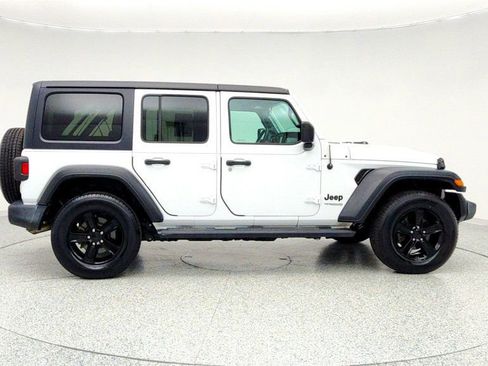 Used 2019 Jeep Wrangler Unlimited Sport image 4