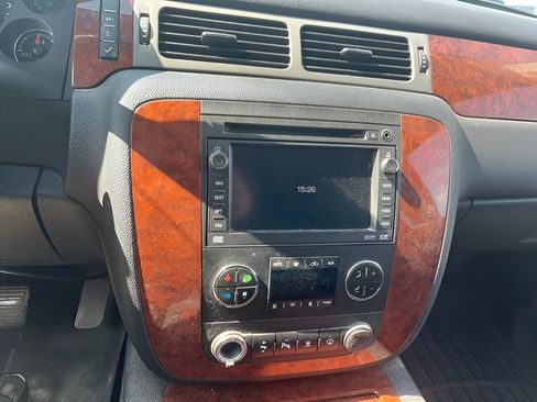 Used 2008 Chevrolet Tahoe LTZ w/ LTZ Preferred Equipment Group AWD/4WD image 11