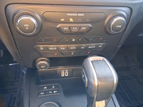 Used 2019 Ford Ranger XLT w/ Equipment Group 302A Luxury AWD/4WD image 14