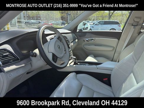 Used 2022 Volvo XC90 T6 Inscription w/ Lounge Package image 2