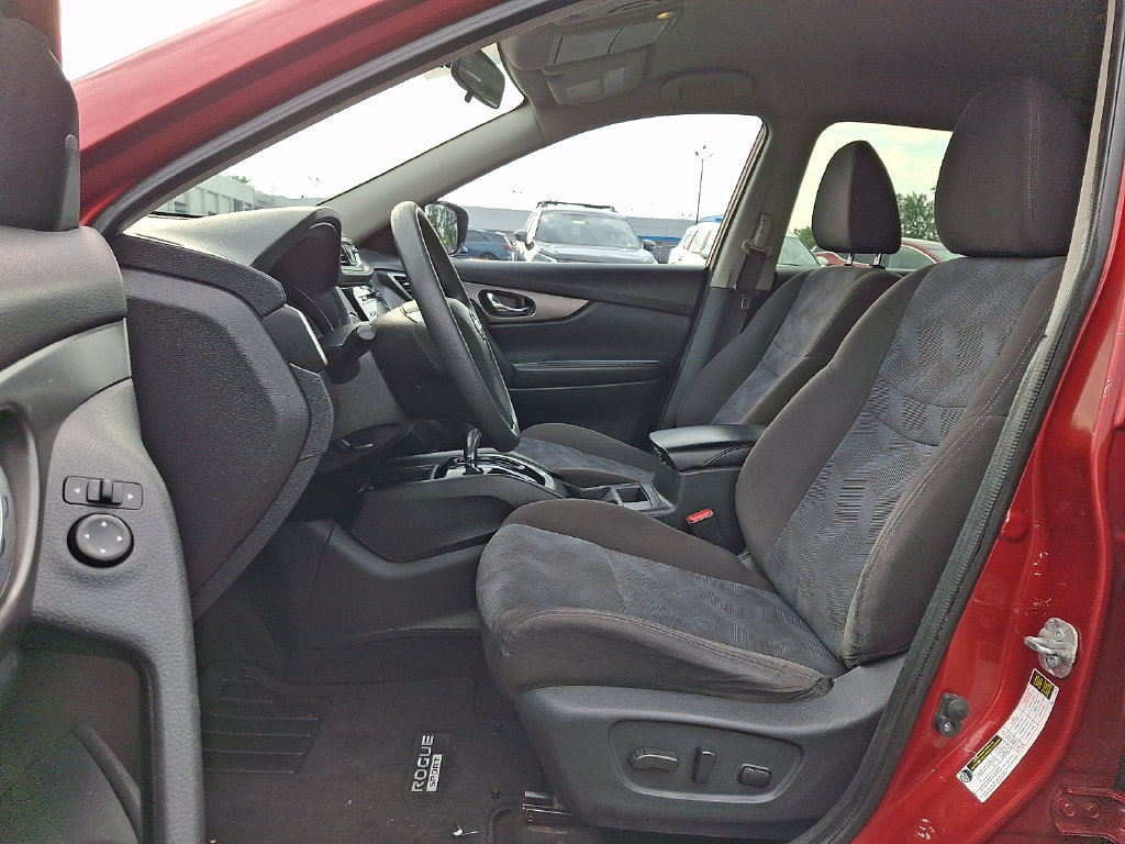 Used 2016 Nissan Rogue SV AWD/4WD image 14