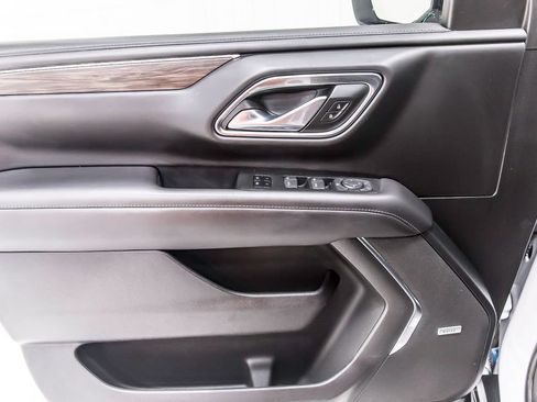 Used 2022 Chevrolet Suburban LT RWD image 24
