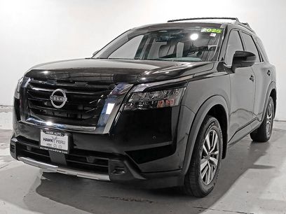 Used 2025 Nissan Pathfinder SL
