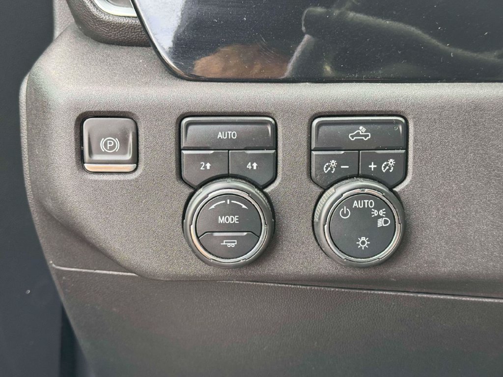 Used 2023 Chevrolet Silverado 1500 LT w/ Protection Package AWD/4WD image 19