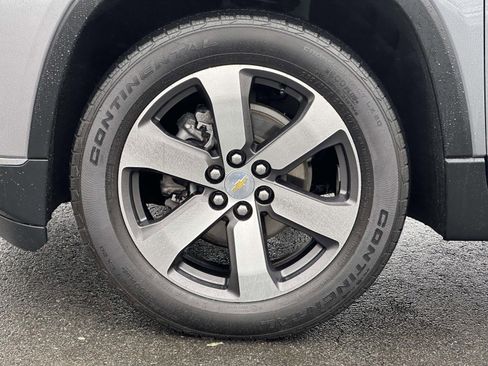 Used 2021 Chevrolet Traverse LT w/ LT Premium Package image 7