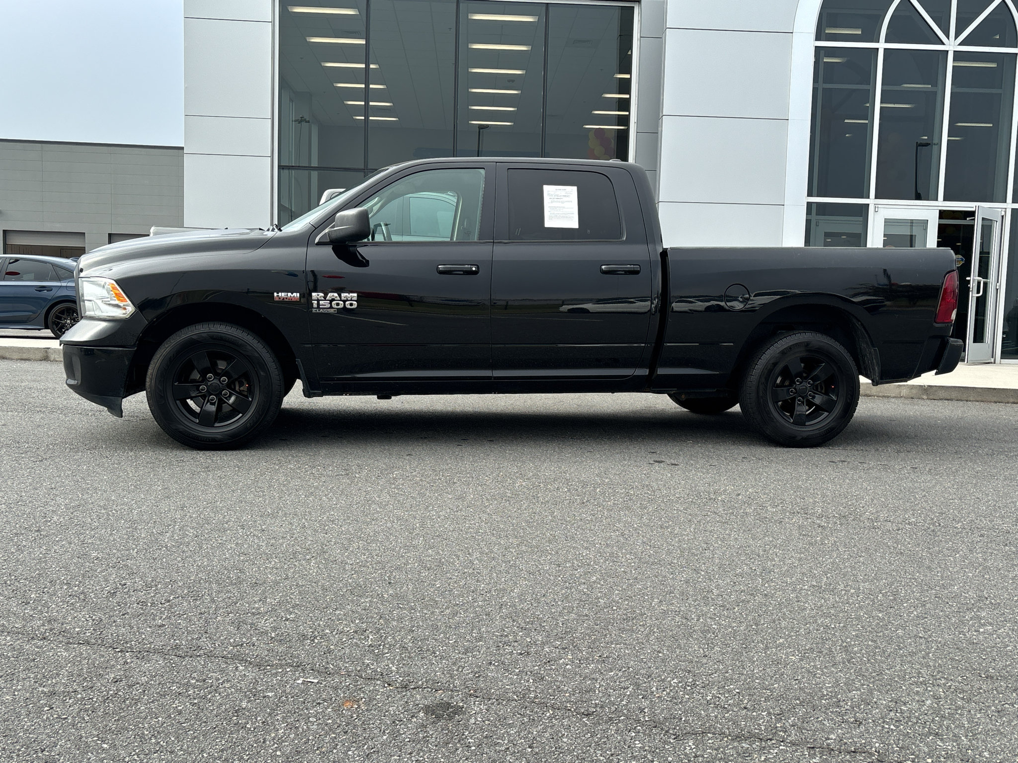 Used 2020 RAM 1500 Classic SLT RWD image 4