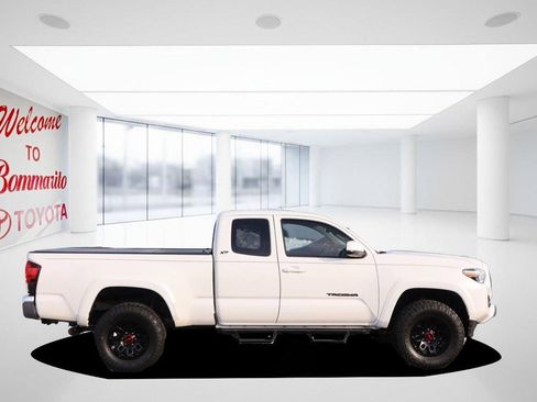 Certified 2021 Toyota Tacoma SR image 5