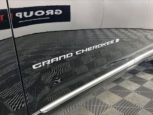 Used 2022 Jeep Grand Cherokee Summit AWD/4WD image 29