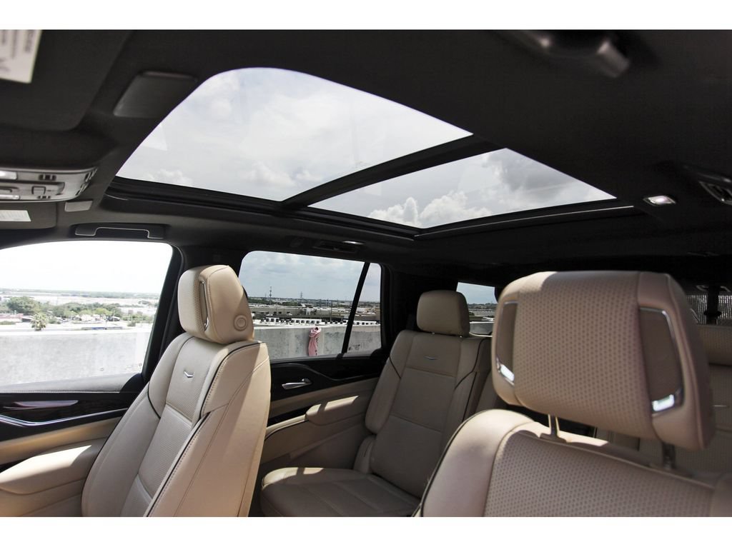 Certified 2023 Cadillac Escalade Premium Luxury w/ Performance Package AWD/4WD image 30