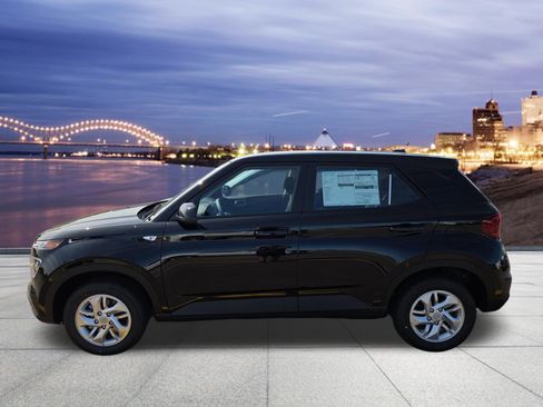 New 2026 Hyundai Venue SE FWD image 2