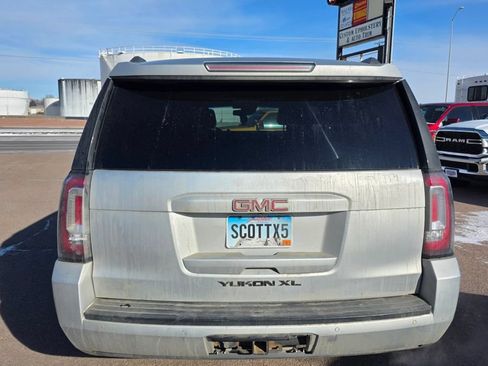 Used 2015 GMC Yukon XL SLT AWD/4WD image 5