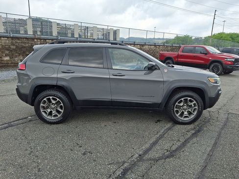Used 2022 Jeep Cherokee Trailhawk w/ Sun, Sound & Nav Group AWD/4WD image 7