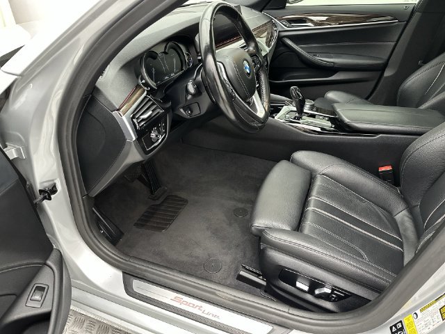 Used 2019 BMW 530i xDrive AWD/4WD image 11