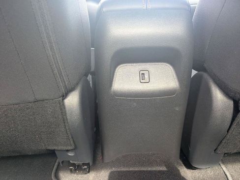 Certified 2025 Nissan Sentra SR FWD image 31