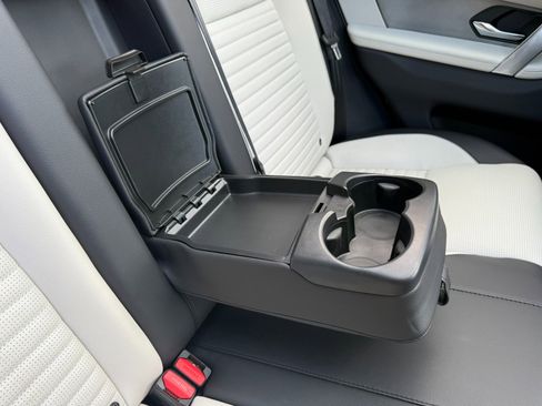 Used 2024 Land Rover Discovery Sport Dynamic SE image 20