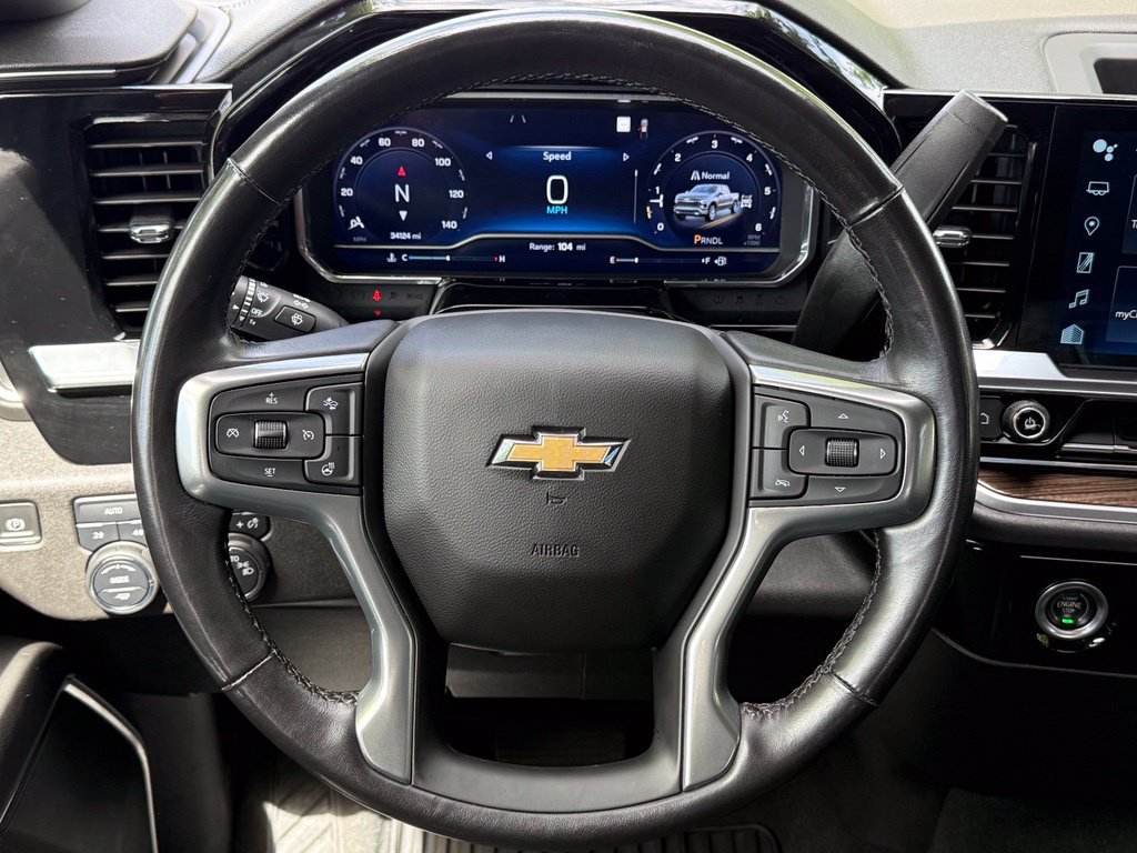 Used 2022 Chevrolet Silverado 1500 LT AWD/4WD image 16
