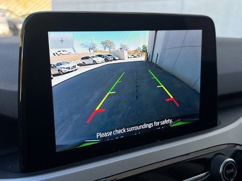 Used 2022 Ford Escape SE w/ SE Sport Appearance Package image 25