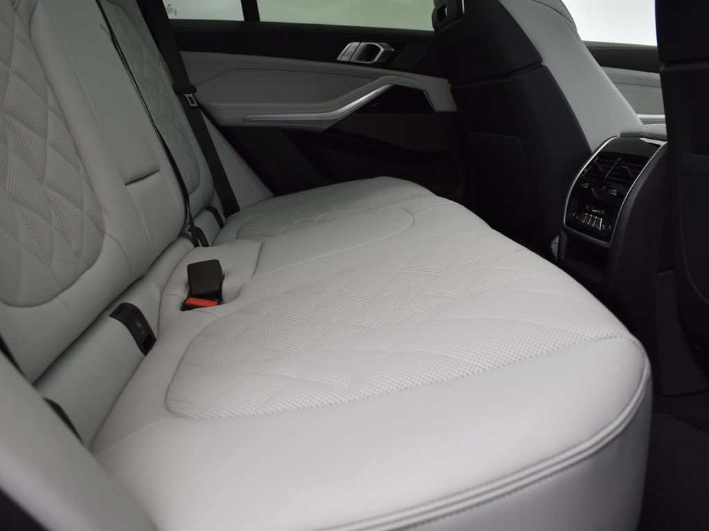 Used 2026 BMW X5 xDrive50e w/ M Sport Package AWD/4WD image 22