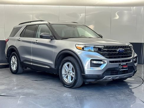 Used 2021 Ford Explorer XLT w/ Equipment Group 202A AWD/4WD image 1
