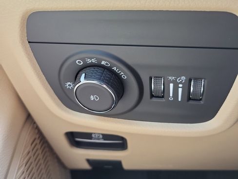 New 2025 Jeep Grand Cherokee Limited AWD/4WD image 18
