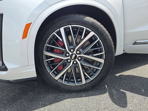Used 2024 Cadillac XT6 Sport AWD/4WD image 31