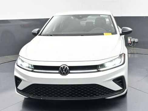 Used 2025 Volkswagen Jetta Sport FWD image 35