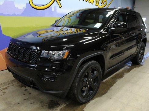 Used 2019 Jeep Grand Cherokee Laredo image 9