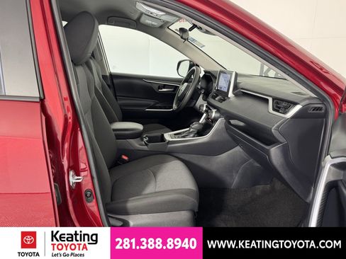 Used 2025 Toyota RAV4 XLE FWD image 22