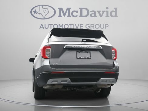 Used 2024 Ford Explorer XLT w/ Equipment Group 202A RWD image 30