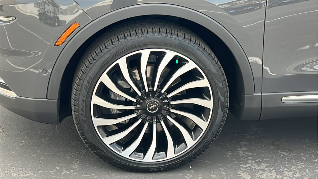 Certified 2022 Lincoln Nautilus Black Label AWD/4WD image 8