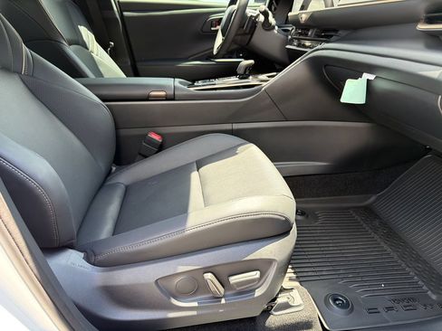 New 2026 Toyota Crown Signia AWD/4WD image 14