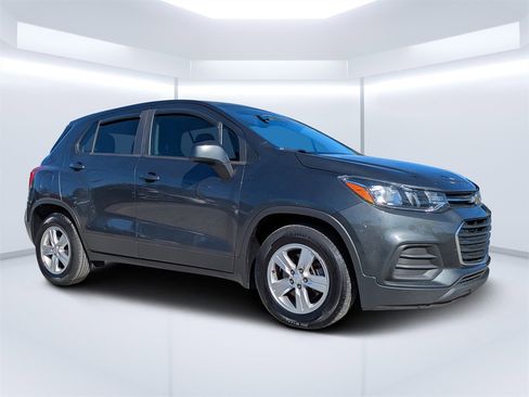 Used 2019 Chevrolet Trax LS image 1