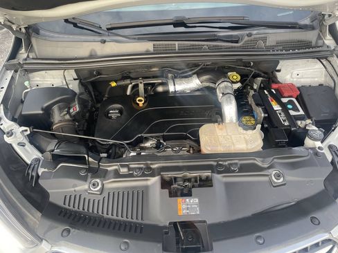 Used 2019 Buick Encore Essence FWD image 14