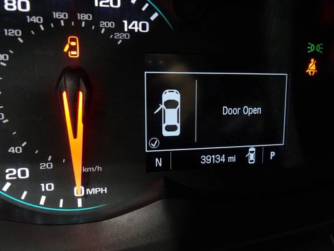 Used 2021 Chevrolet Trax LT w/ Driver Confidence Package FWD image 18