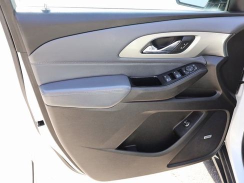 Used 2018 Chevrolet Traverse LT image 25