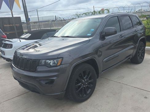 Used 2018 Jeep Grand Cherokee Altitude RWD image 9