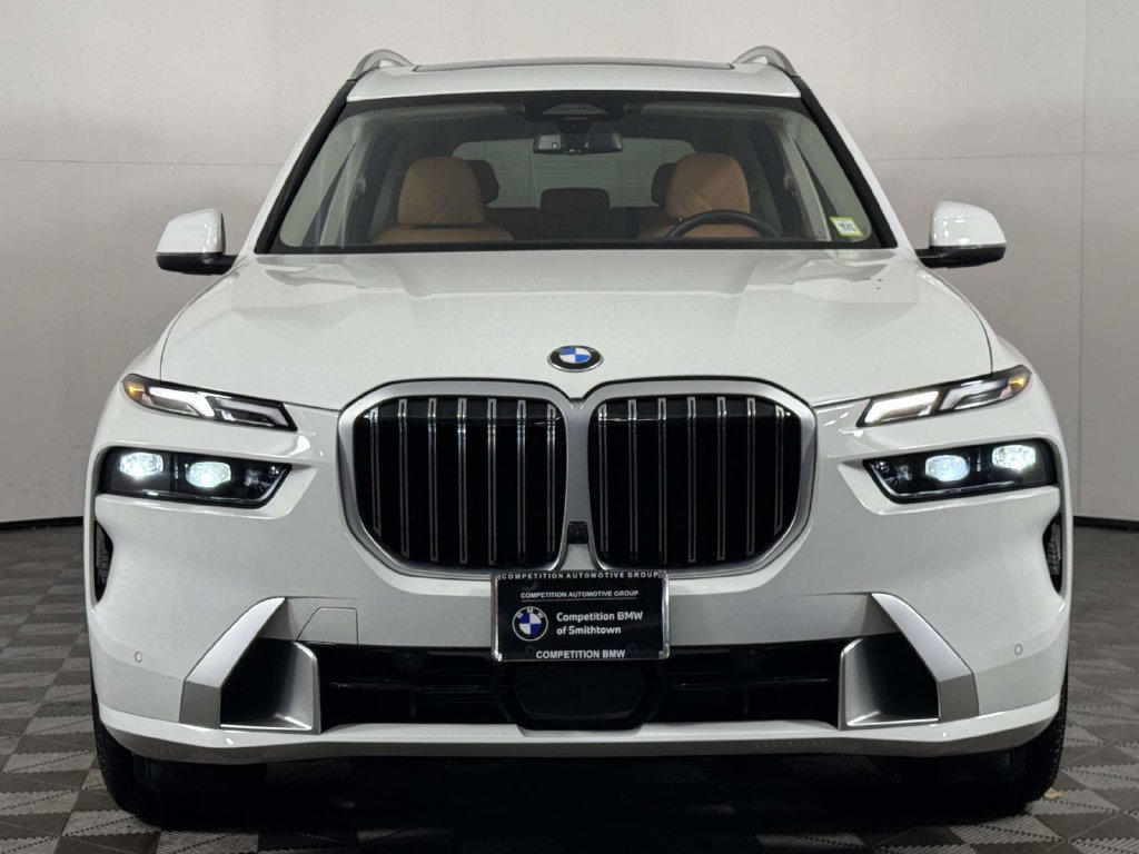 Used 2026 BMW X7 xDrive40i AWD/4WD image 6