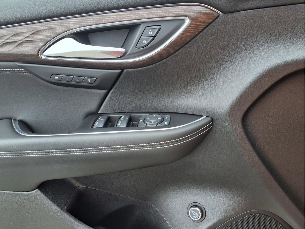 Certified 2023 Buick Envision Avenir AWD/4WD image 16