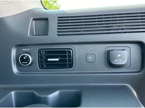 Used 2024 Hyundai Santa Fe Limited image 10