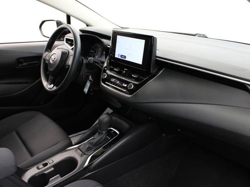 Used 2025 Toyota Corolla LE FWD image 22