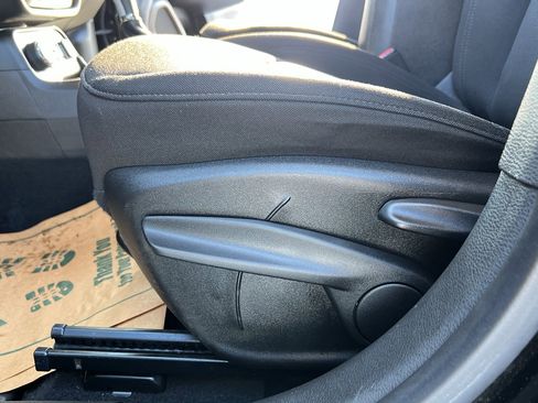 Used 2017 Jeep Renegade Latitude w/ Cold Weather Group image 16